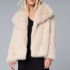 🤍Vera Wang Faux Fur Coat🤍